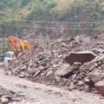 भूस्खलन के पांच दिन बाद खुला उरी-बारामूला हाईवे, लोगों ने ली राहत की सांस !!